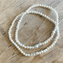 Load image into Gallery viewer, PEARL gemstone single-strand bracelet