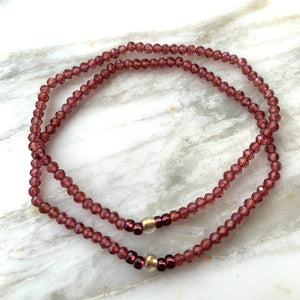 GARNET gemstone single-strand bracelet
