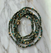 Load image into Gallery viewer, OLIVE SKULLY beaded &#39;wristlace&#39;